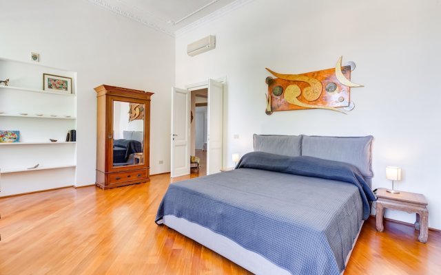 Luxury apartment in the center of Rome