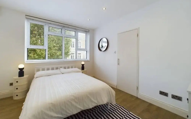 The Earl's Court Hideaway - Warm 3bdr House