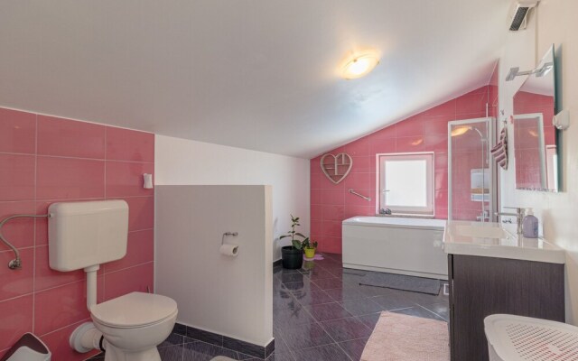 Erin Juricani in Juricani