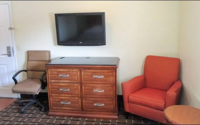 Motel 6 Savannah, GA