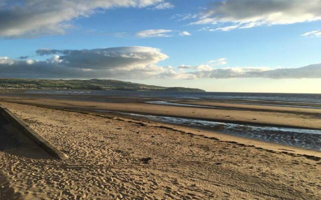 No.5 Ayr Beach - Coorie Doon