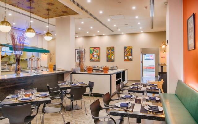 Fairway Colombo - Sri Lanka's First Hotel With Robot Technology