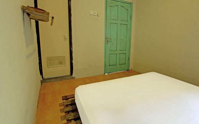 OYO 92825 Kamar Lombok – Guest Rooms – Gerung