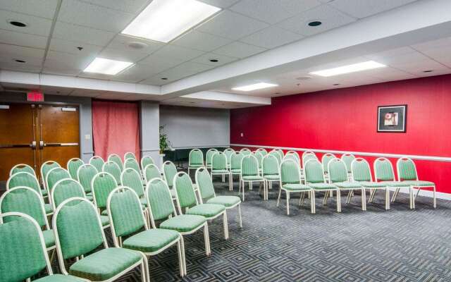 Comfort Suites Inn at Ridgewood Farm