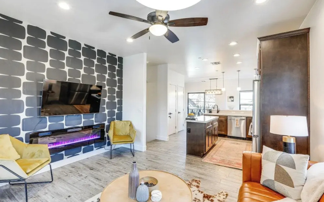 Flagstaff Townhome Near Downtown w/ Mountain Views