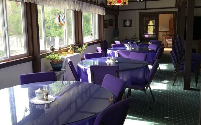 Mount Shasta Ranch Bed and Breakfast