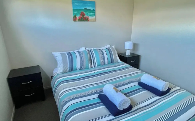 Cooks Beach Resort