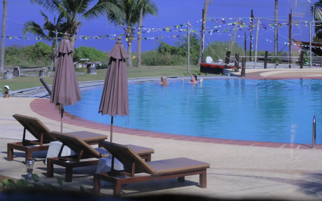Kaengkrachan Boathouse Paradise Resort