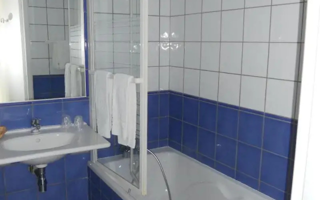 Logis Hôtel Le Richelieu - Royan Atlantique