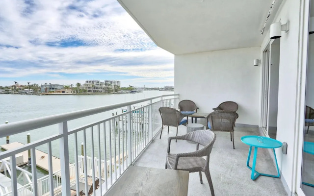 Oceana 204 East