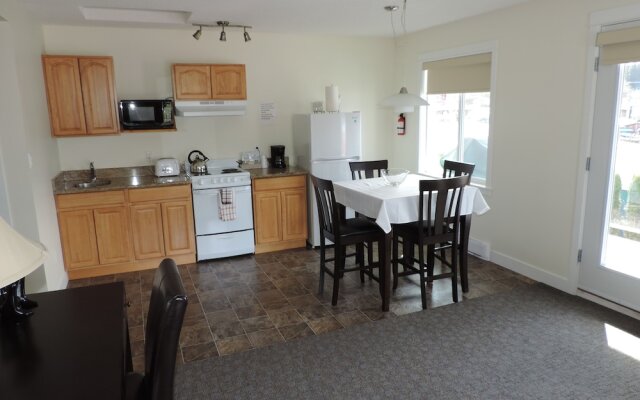 The Bayshore Waterfront Inn