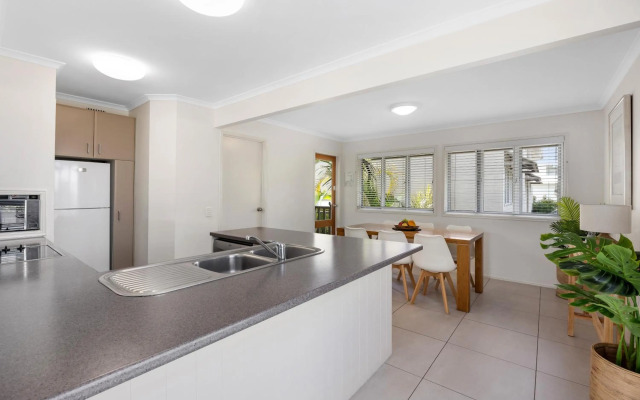 Noosa Outrigger Beach Resort