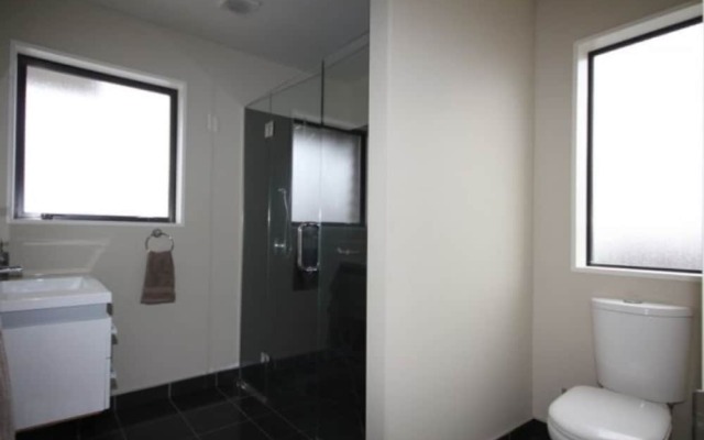 20 Rutherford Crescent