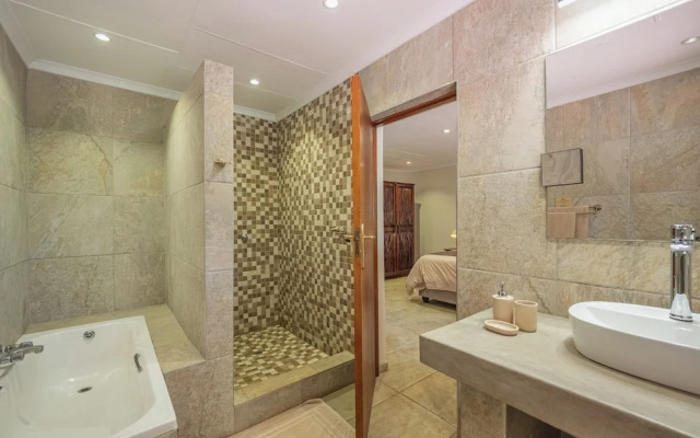 MILIMA Big 5 Safari Lodge