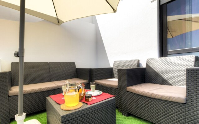 Apartment - 1 Bedroom with WiFi and Sea views - 107979