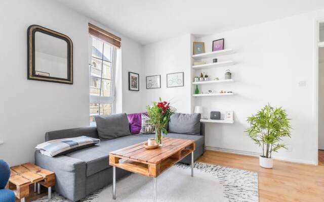 Cosy 1 Bedroom Flat in Quiet Wapping