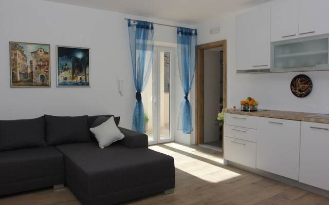 Apartment House Vitaic