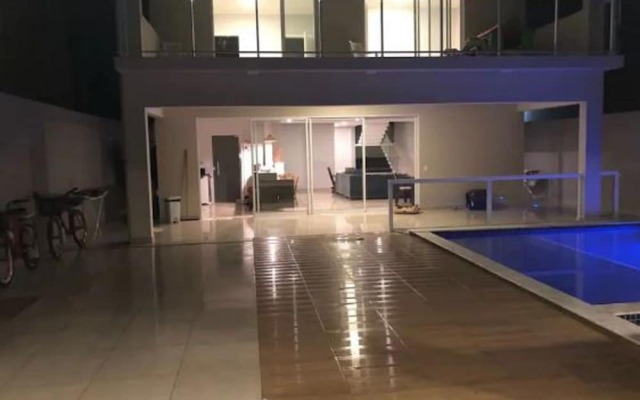 Casa com piscina em Caraguatatuba