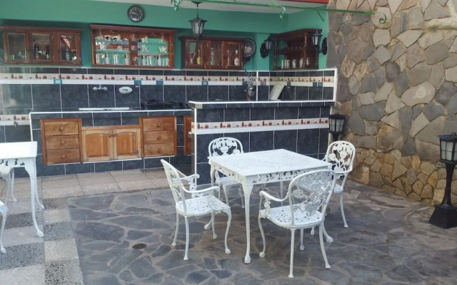 Hostal Sr.Handy Santalla