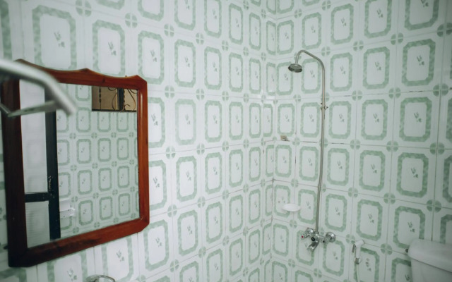 Arusha Giraffe Lodge