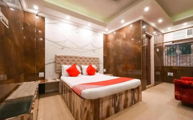 Oyo Flagship 806008 Hotel New Athiti Nivas