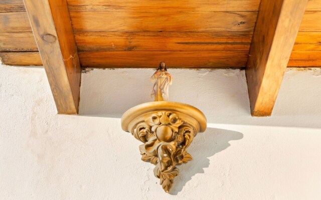 Rustic Holiday Home in Almuñecar with Private Swimming Pool