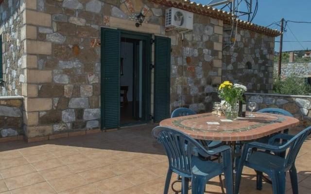 Ersi - Modern villa near the beach