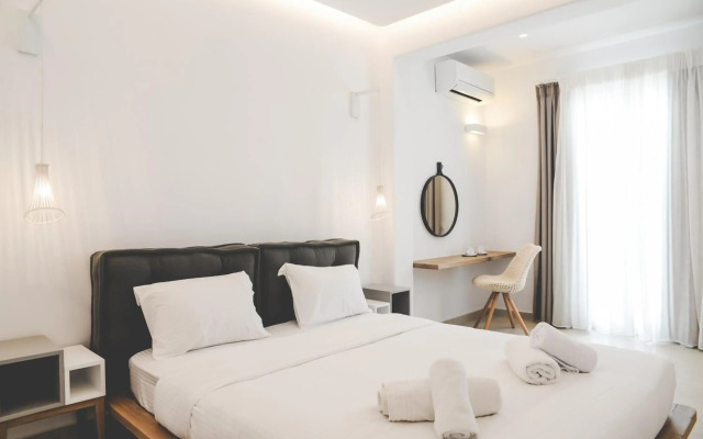 Super Paradise Hotel