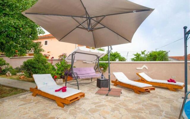 Lovely Apartment in Pakoštane With Private Swimming Pool