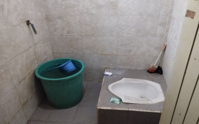 OYO Life 93403 Penginapan Adinda