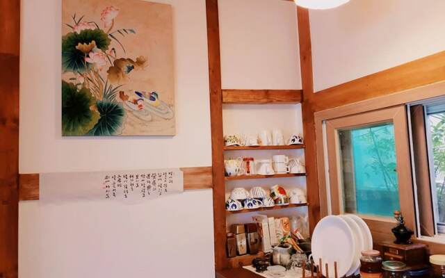 Yujeong Hanok Guesthouse