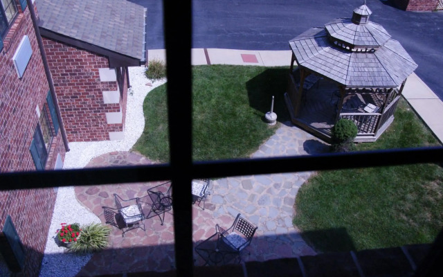 Country Hearth Inn & Suites Edwardsville St. Louis