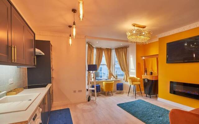 Flat in Kemptown. Road Opposite to Beach