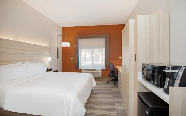 Holiday Inn Express & Suites Phoenix - Glendale Sports Dist by IHG