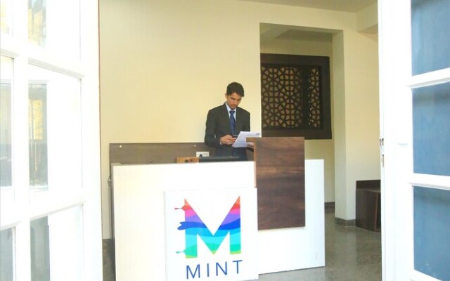 Mint Golf Course Suites