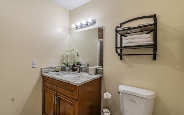 A Large Tropical 7 Bedroom Estate by RedAwning