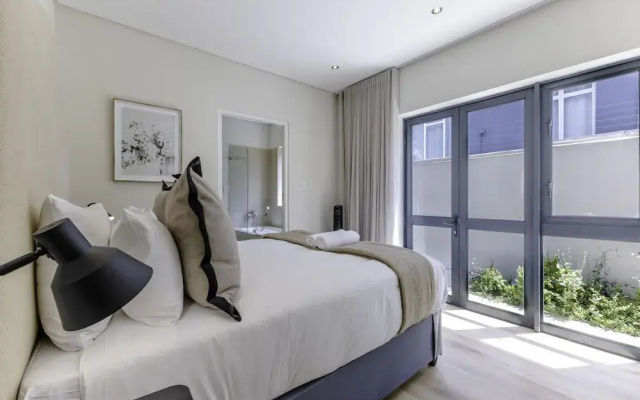 Newly Renovated 3 bed Apartment With Splashpool - 2283