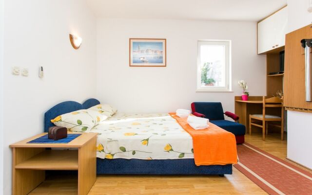 Apartments Miramare & Campara