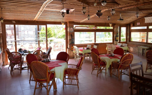 Evita Apart Hotel