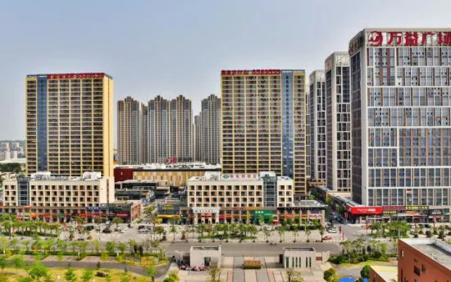 Vienna Hotel(Zhangzhou Jiaomei WanYi square store)