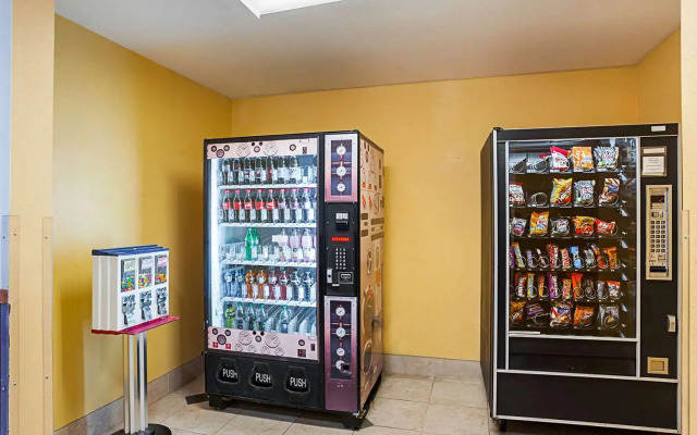 Rodeway Inn & Suites