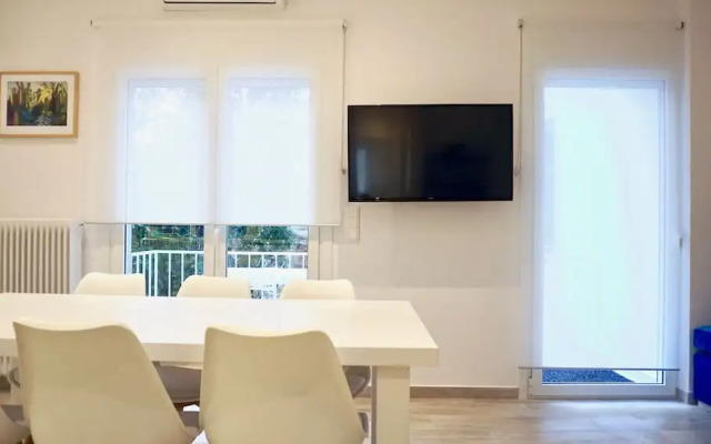 Modern & Central Apt in Athens
