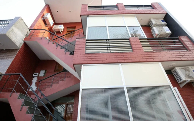 Hotel Red House By OYO Rooms