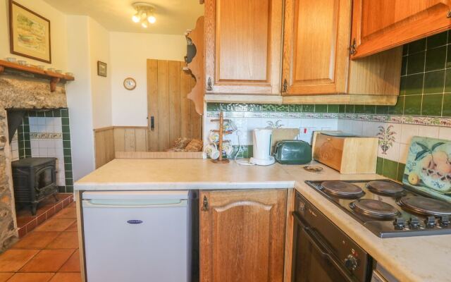 2 Menefreda Cottages