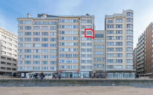 Apartment With Frontal sea View in Ostend