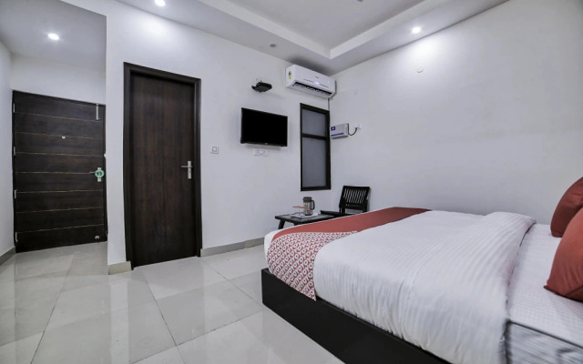 Crown Residency by OYO Rooms
