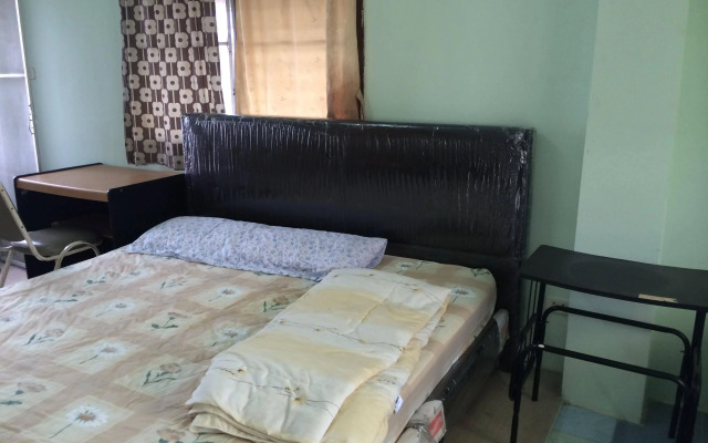 OYO 471 Sunshine Apartment