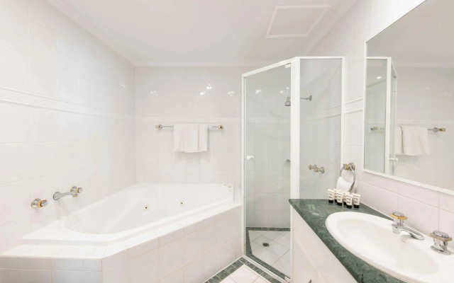 Frome Apartments