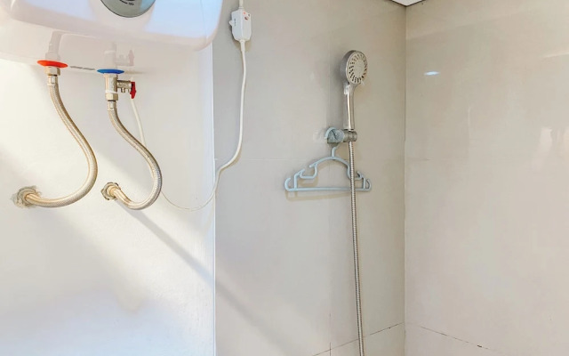 Modern Look and Restful Studio at Azalea Suites Apartment