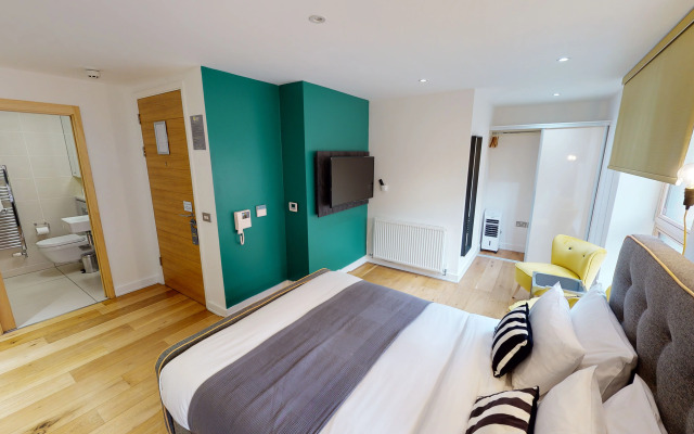 Quay Apartments Manchester